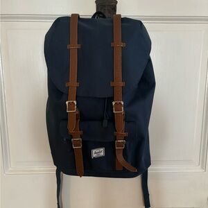 HERSCHEL Little America Backpack in Navy
